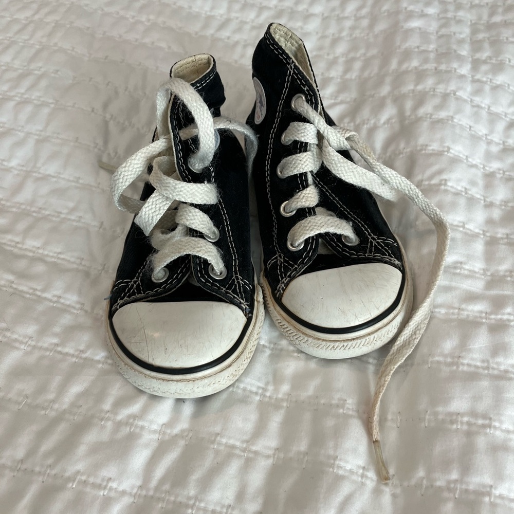 Converse size 7